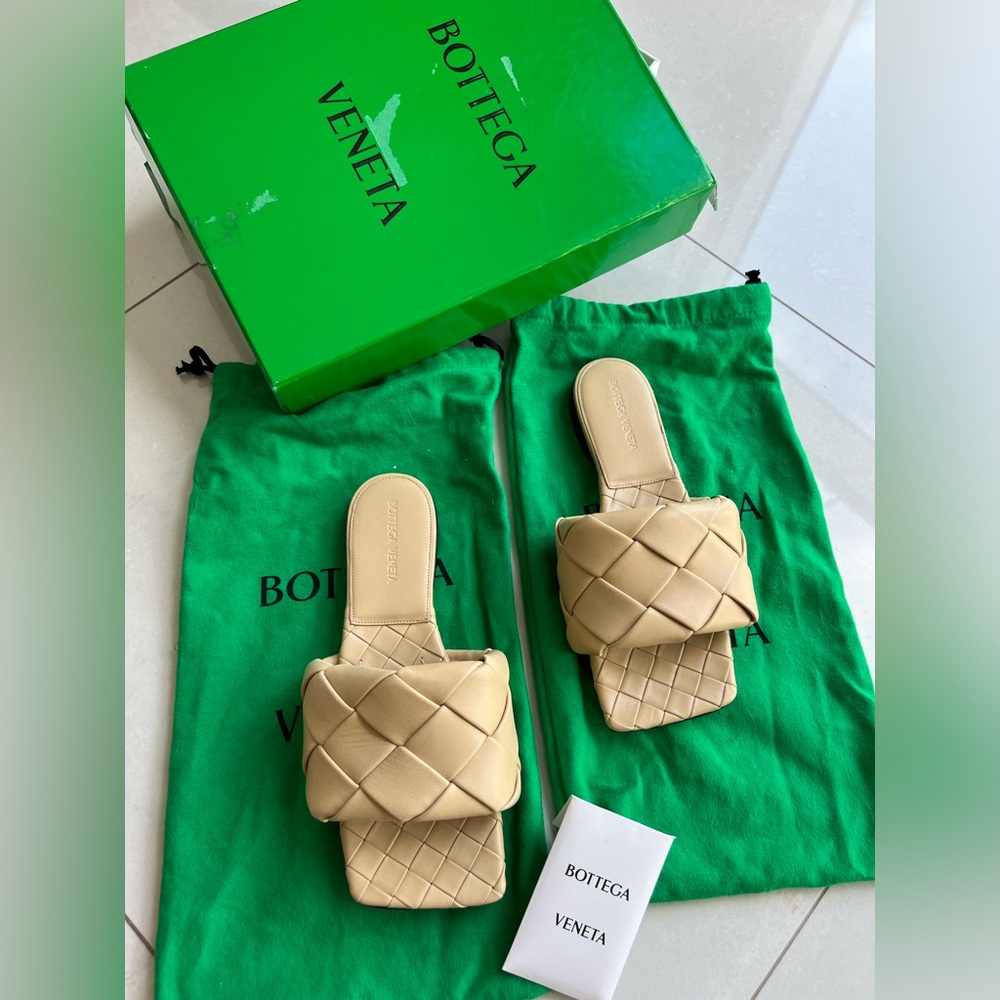 BOTTEGA VENETA Woven Slide Lido Leather Sandal Sugar Cane 38 NEW